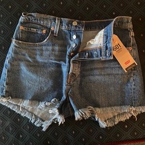 NWT Levi 501 shorts